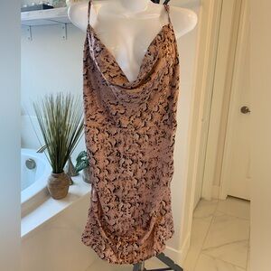 Boohoo Women’s Satin Cowl Neck Party Dress Size 10. New See Video